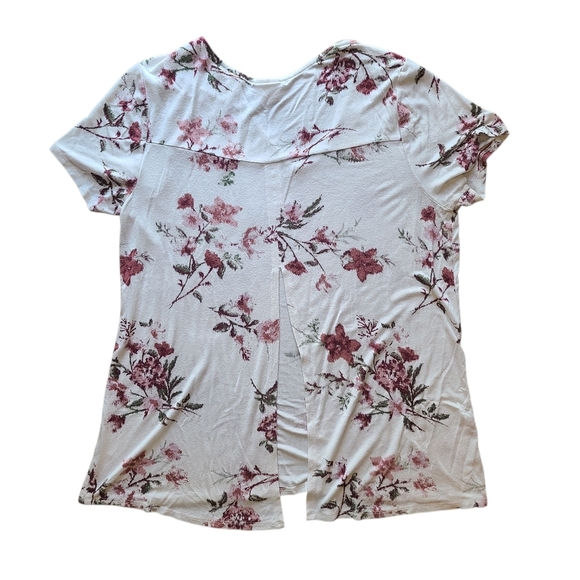 Daytrip By Buckle Womens Floral V-Neck Short Sleeve High-Low Split Back Tee – XL - Picture 2 of 7